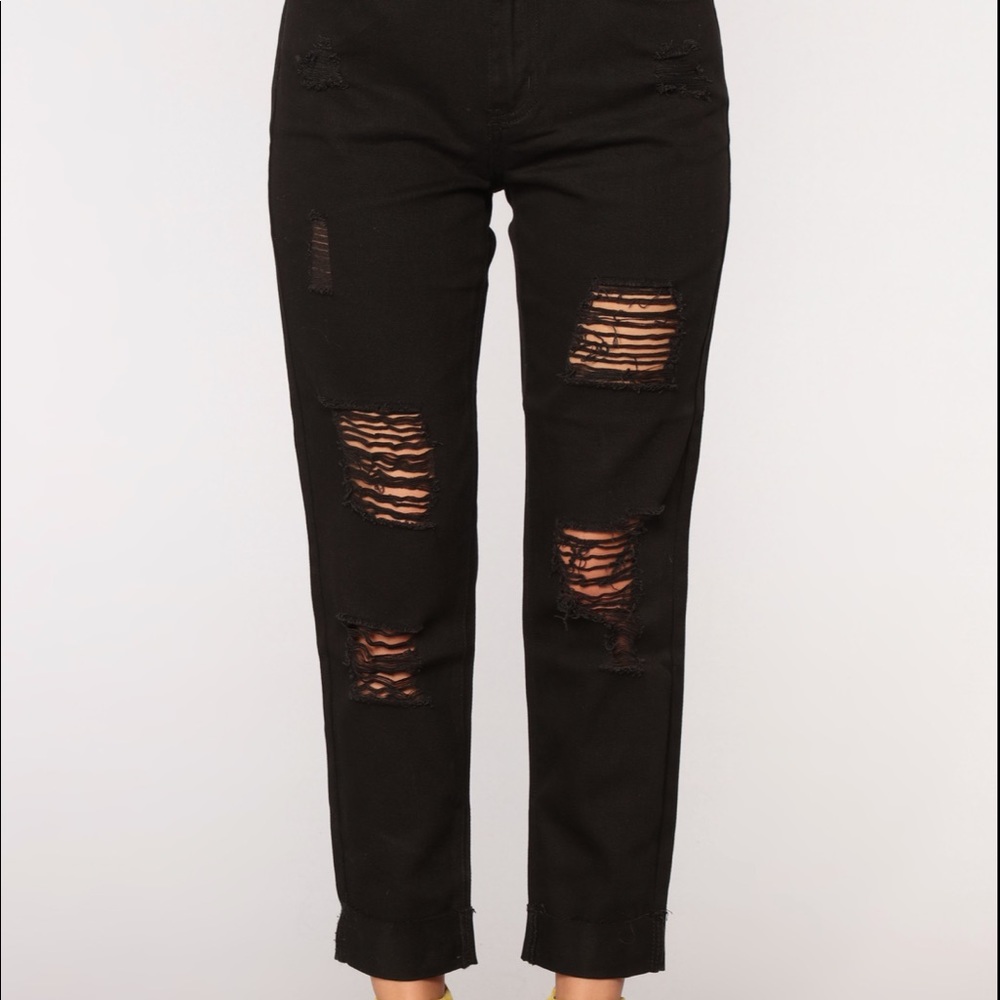 Fashion nova Black distressed jeans S